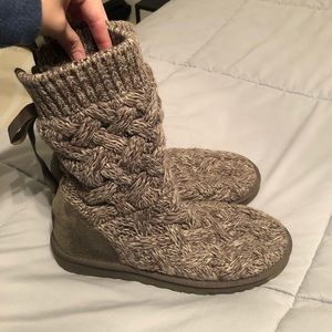 UGG knit boots with bow